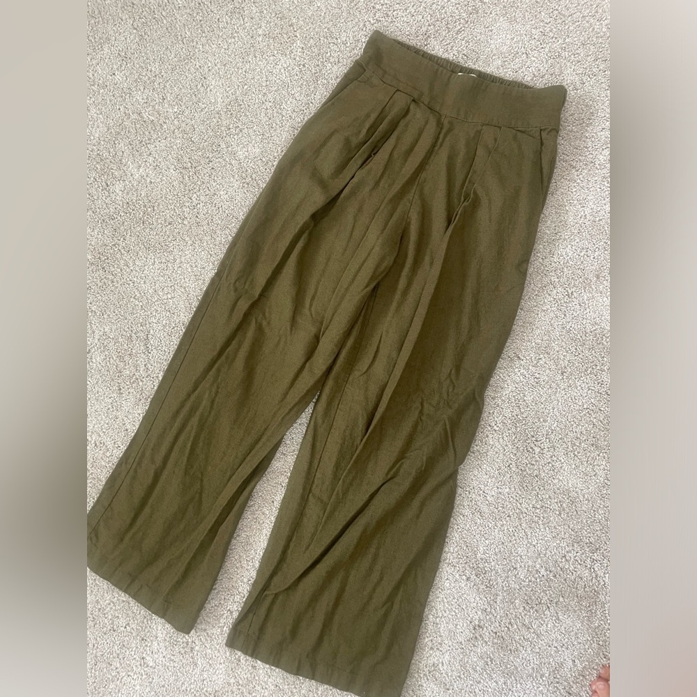 Olive green Abercrombie wide leg linen pants.